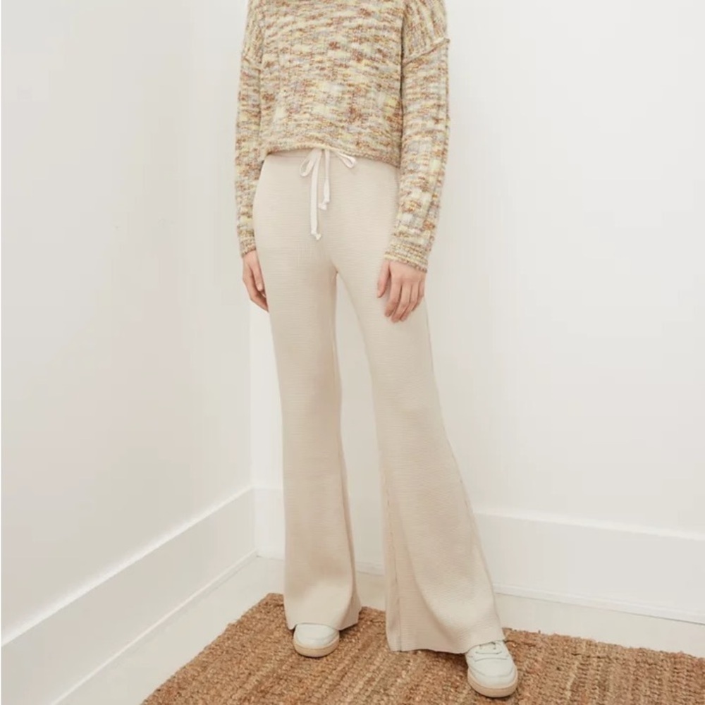 American Eagle Waffle High Waisted Flare Pant Cream - XS